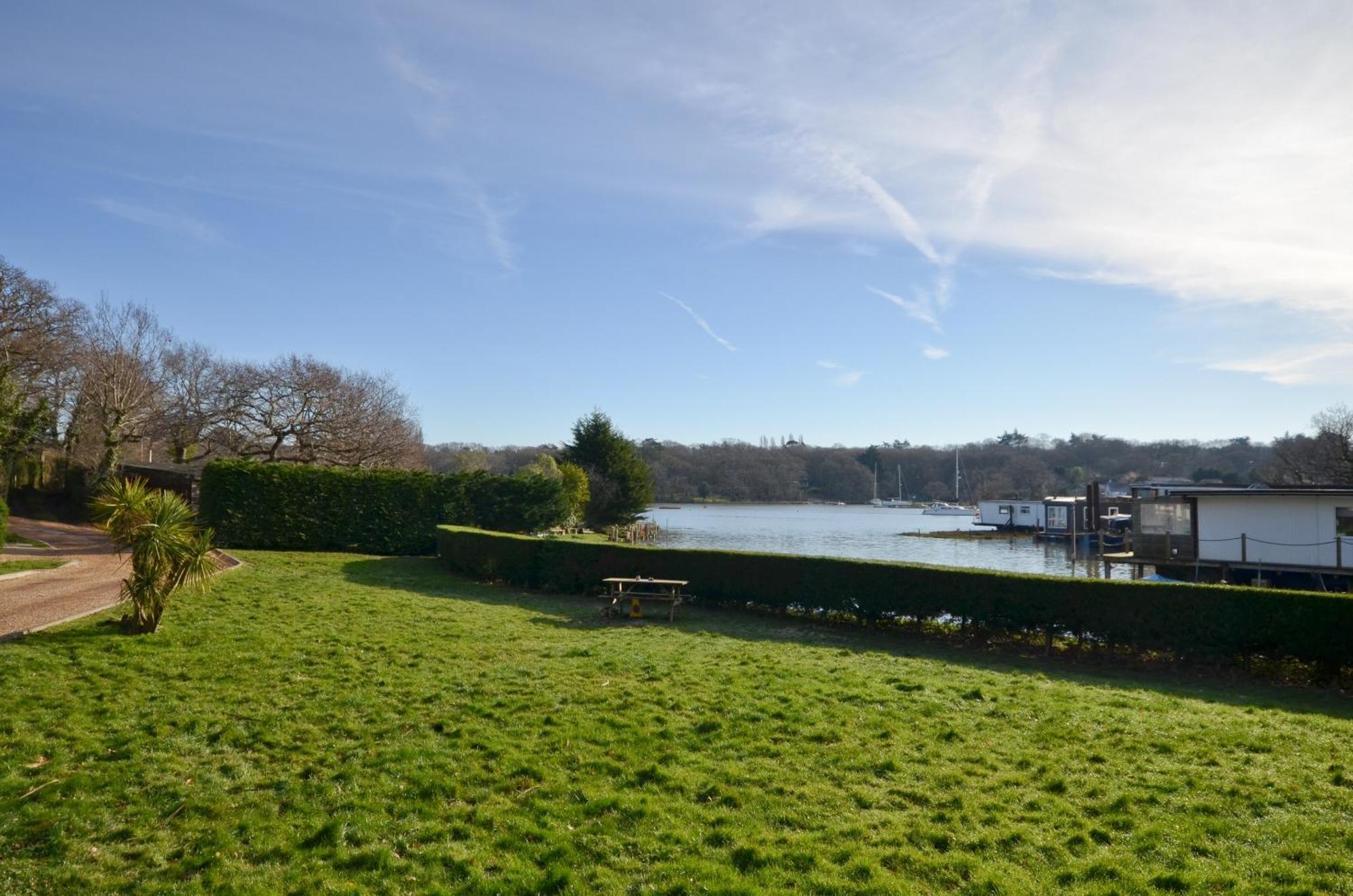 דירות Wootton Bridge  Whippingham, Creek Gardens - Isle Of Wight מראה חיצוני תמונה